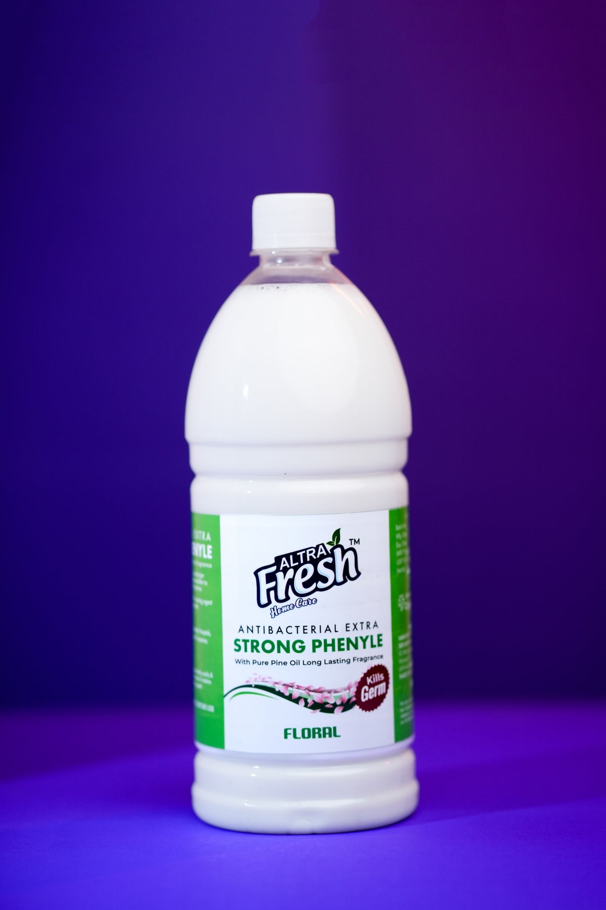 Product image of Altra Fresh Strong Phenyle