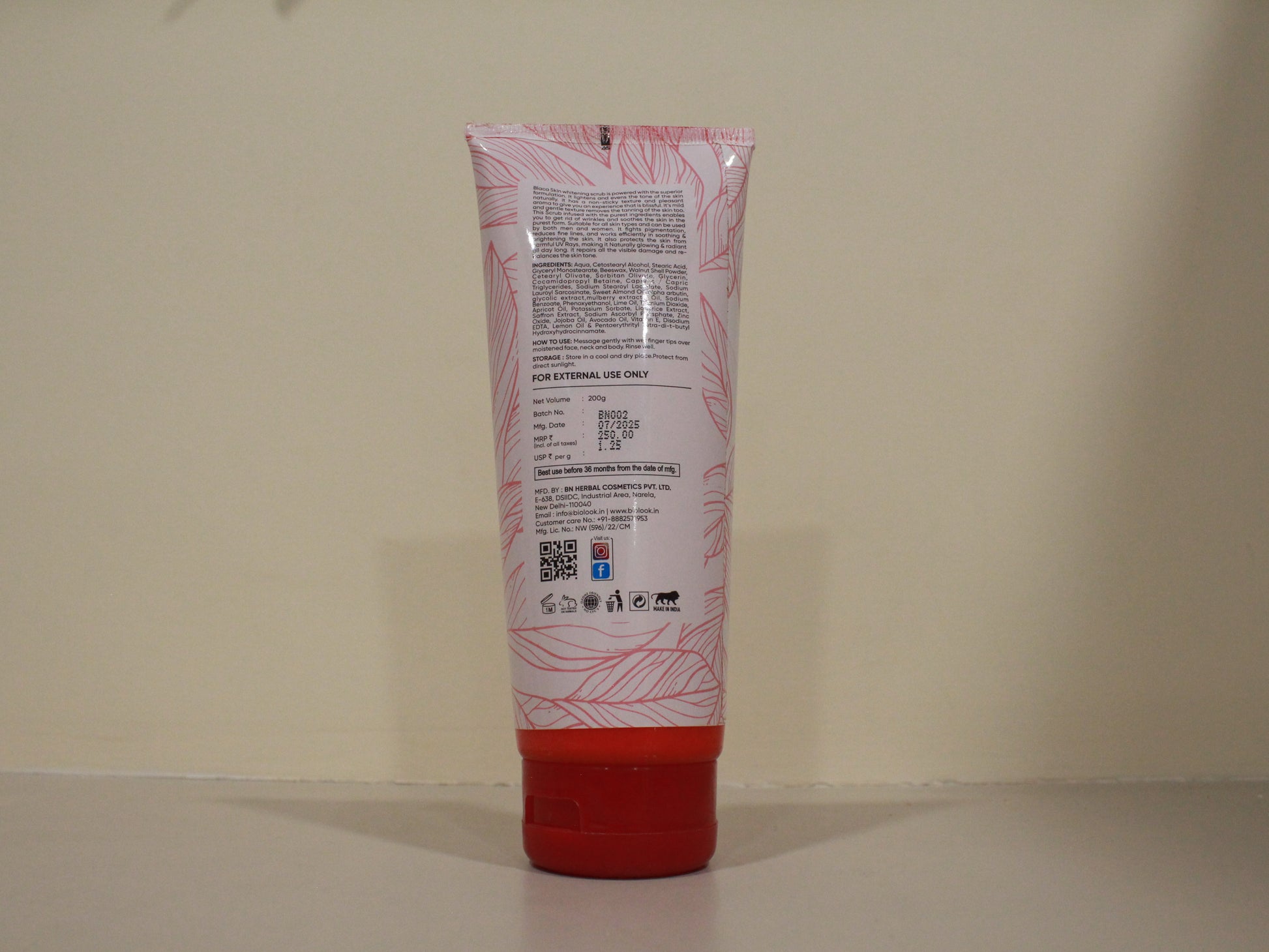 Blaca Skin Whitening Scrub 200g